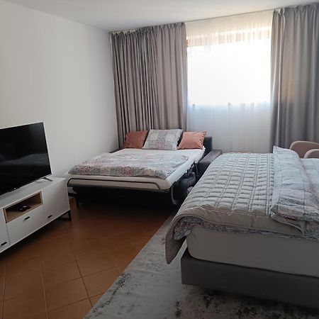 Liptovský Mikuláš 3 Bathrooms Apartman Mimi מראה חיצוני תמונה